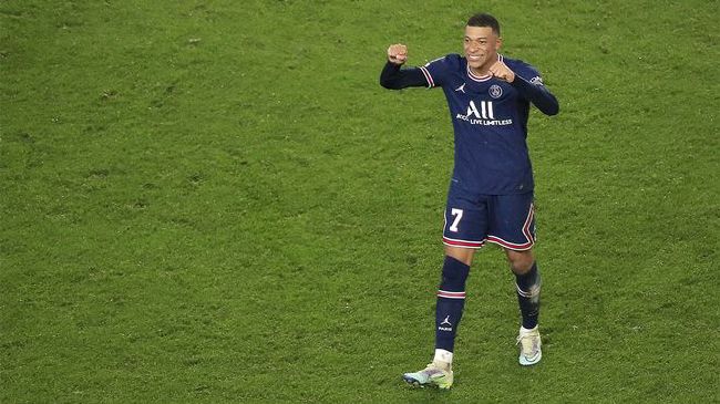 婉莹晓雯校花17个民工浴室里
